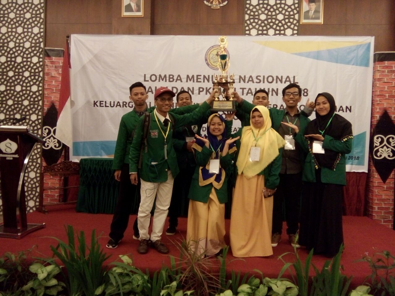 Gambar Mahasiswa UIN Alauddin Sabet Juara Tiga Umum Bidang Kepenulisan di Solo